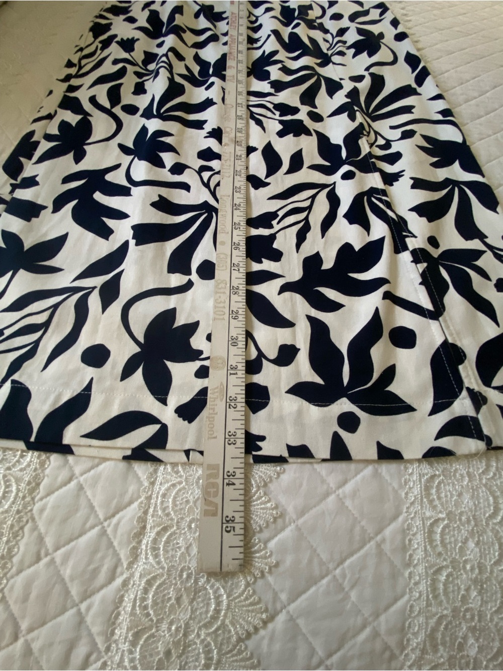 Time and Tru Navy and White Floral Pull On Midi Skirt with Front Slit Size M - Picture 16 of 16